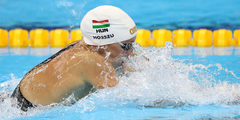 Húngara Katinka Hosszu vence 400m medley com novo recorde mundial