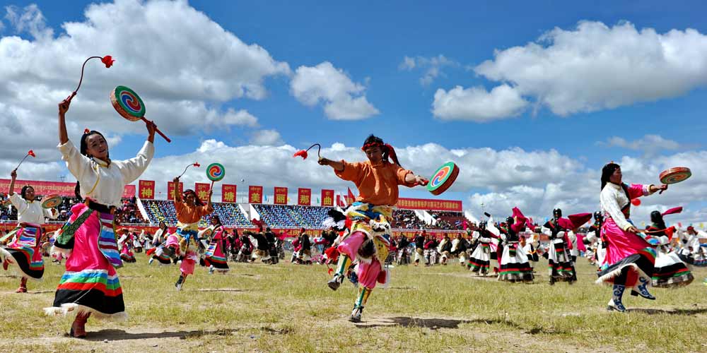 Cerimônia de abertura do Festival de Corrida de Cavalos em Nagqu da Região Autônoma do Tibete