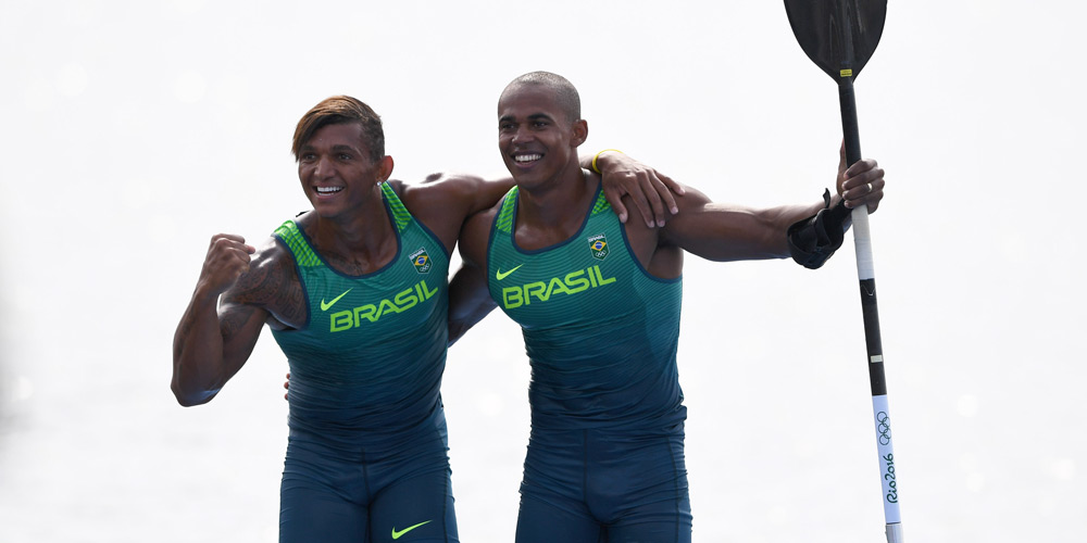Rio 2016: Brasileiros Isaquias e Erlon ganham medalha de prata na canoagem velocidade
