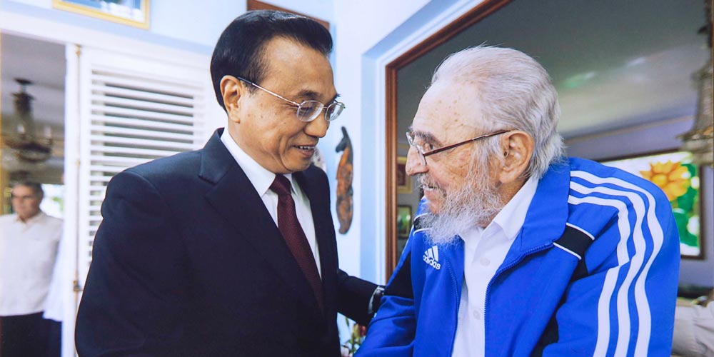 Premiê chinês visita líder revolucionário cubano Fidel Castro