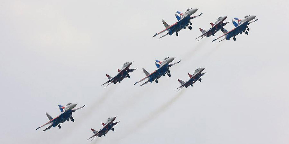Equipes acrobáticas russas participam da Exposição Internacional de Aviação e Aeroespacial da China