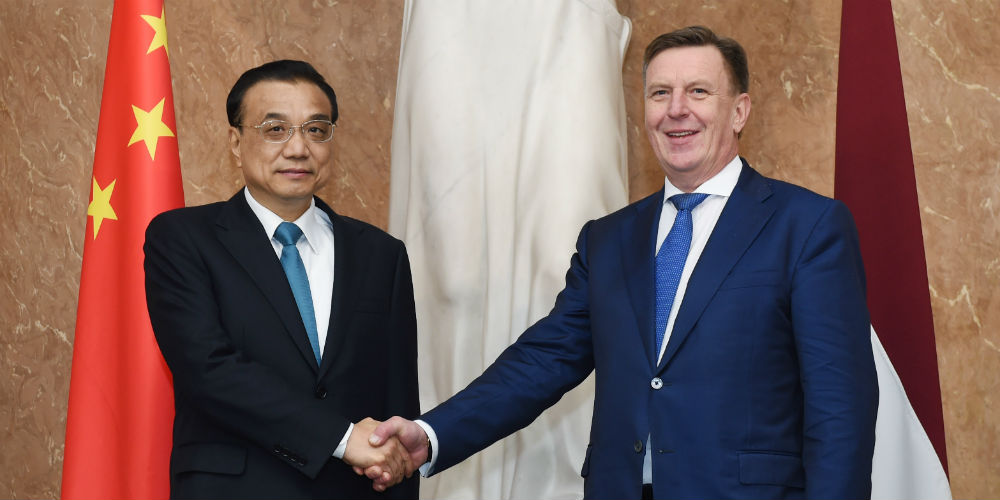 China promete aprofundar cooperação pragmática integral com Letônia