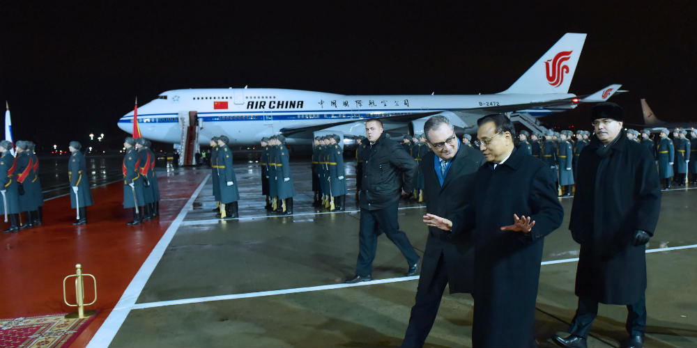 Primeiro-ministro chinês regressa após visita à Eurásia