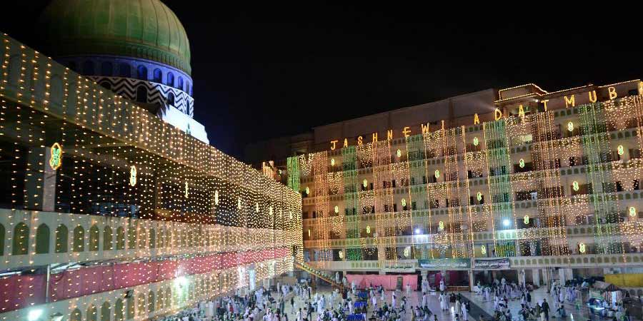 Aniversário do nascimento de Maomé celebrado em Karachi