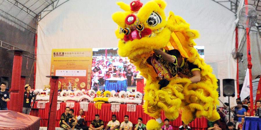 Chinatown de Cingapura realiza Competição Internacional de Dança do Leão