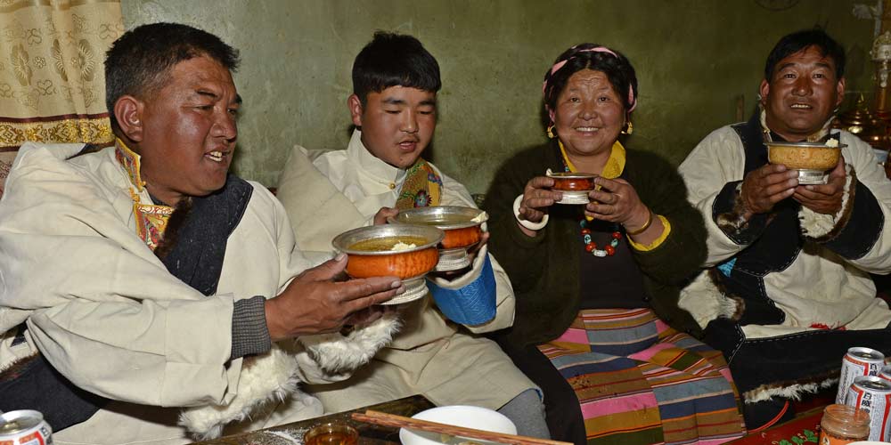Ano Novo tibetano é celebrado no sudoeste da China