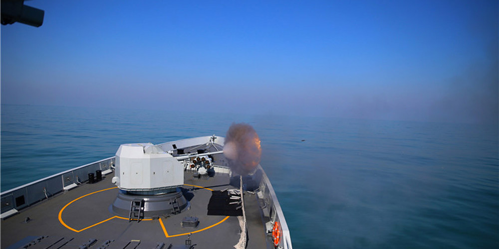 Flotilha de destróieres da Marinha chinesa realiza exercício miilitar no Mar do Leste da China