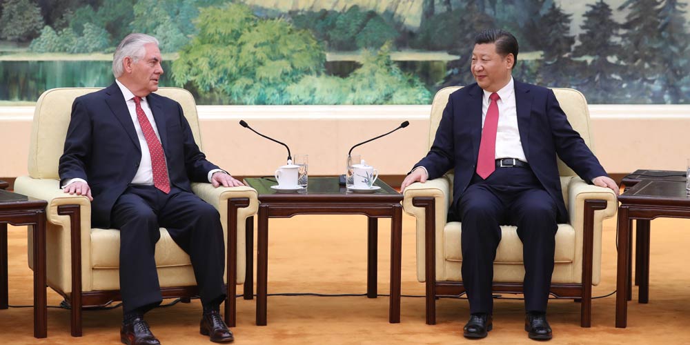 Xi Jinping reúne-se com secretário de Estado norte-americano