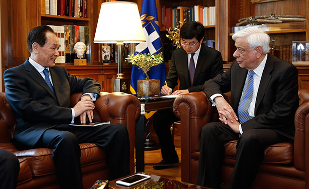 Presidente grego reúne-se com presidente da Xinhua
