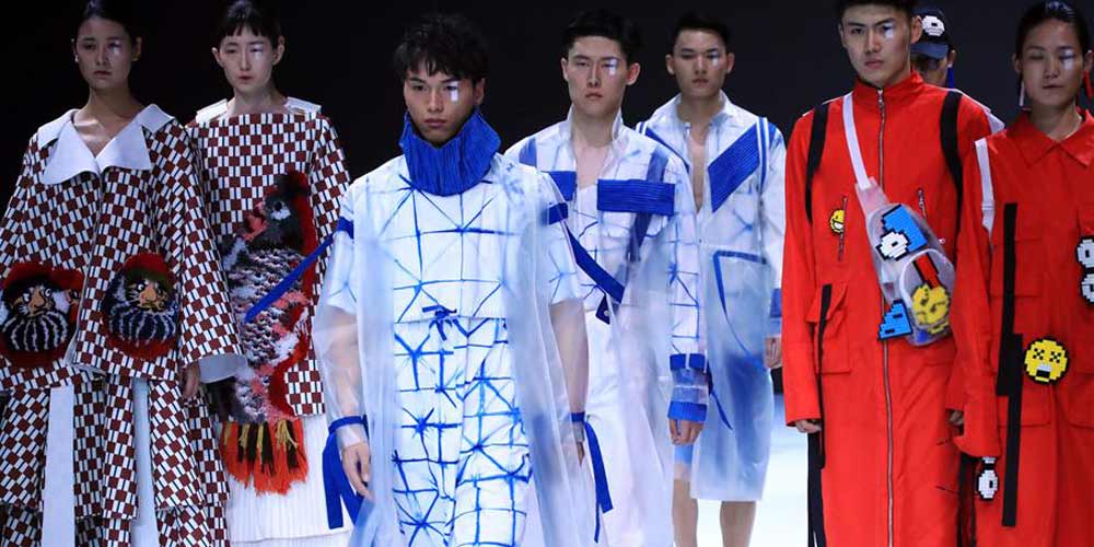 Estudantes de moda apresentam suas criações em Semana de Moda realizada em Beijing
