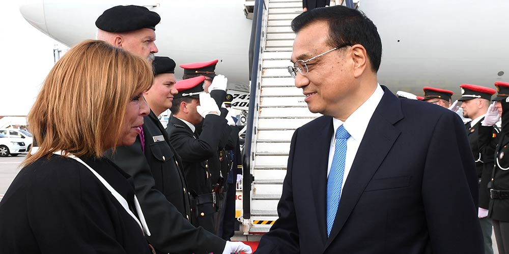 Premiê chinês chega a Bruxelas para reunião de líderes da China e da UE