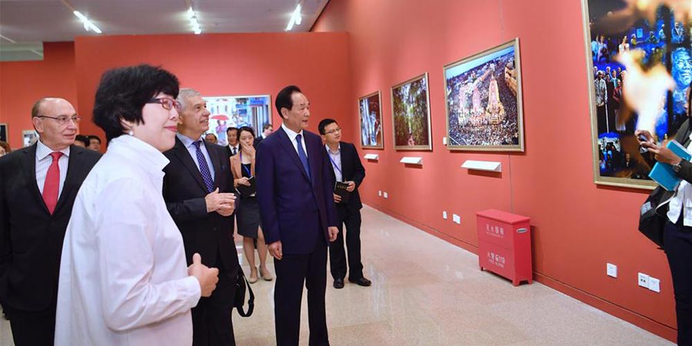 Exposição Fotográfica Conjunta das Mídias do BRICS inicia em Beijing