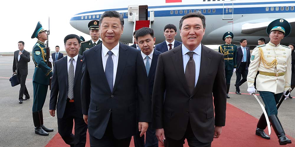 Presidente chinês chega ao Cazaquistão para visita estatal, cúpula da 
OCS e Expo 2017