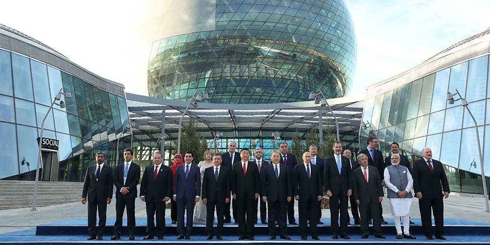 Presidente chinês e outro líderes e convidados participam da cerimônia de abertura da Expo 2017