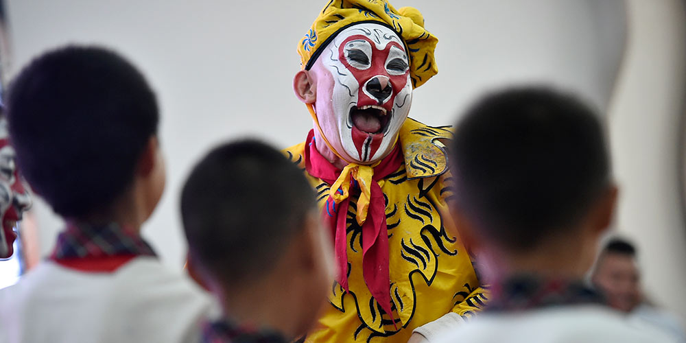 600 apresentações de drama tradicional serão realizadas em escolas de Ningxia no noroeste da China