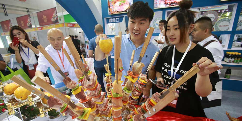 Expo Internacional do Comércio de Alimentos, Bebidas e Catering da China 2017 é realizada em Beijing