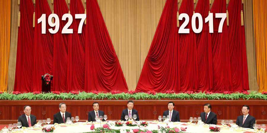 Presidente chinês assiste a recepção para celebrar 90º aniversário militar