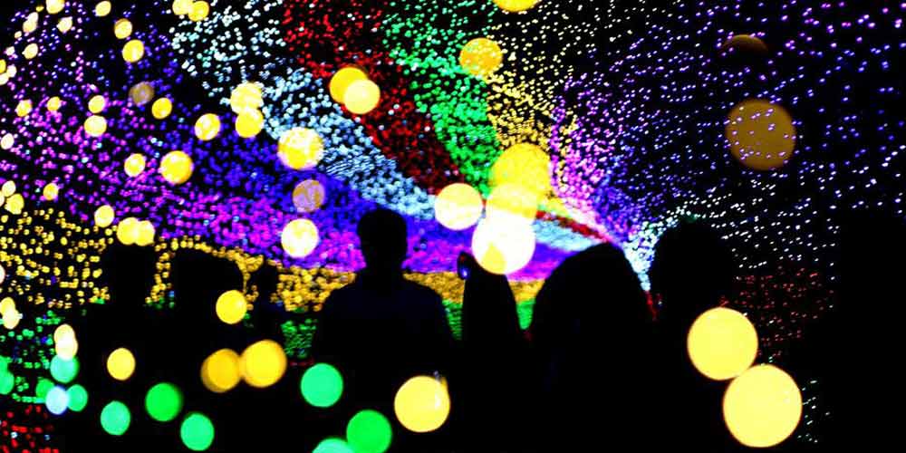 Festival de luzes atrai turistas em Hebei