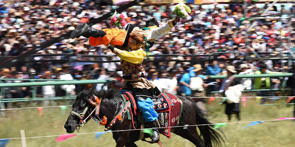 Festival de corridas de cavalo Gesar inicia em Gansu, no noroeste da China