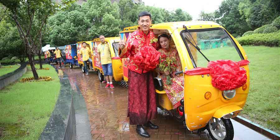 Cerimônica de casamento especial para um entregador em Nanjing