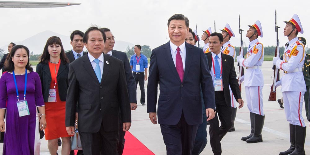 Presidente chinês chega a Vietnã para reunião da APEC e visita de Estado
