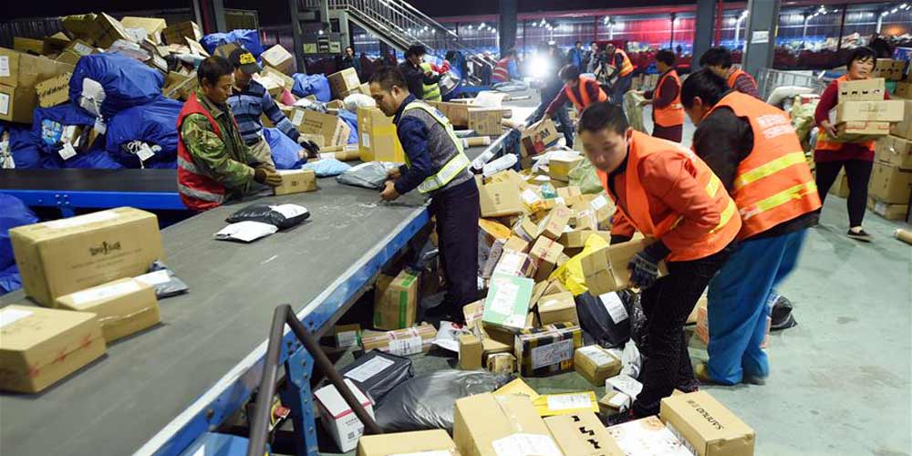 Serviços de correio entregam 350 milhões de encomendas após Dia dos Solteiros