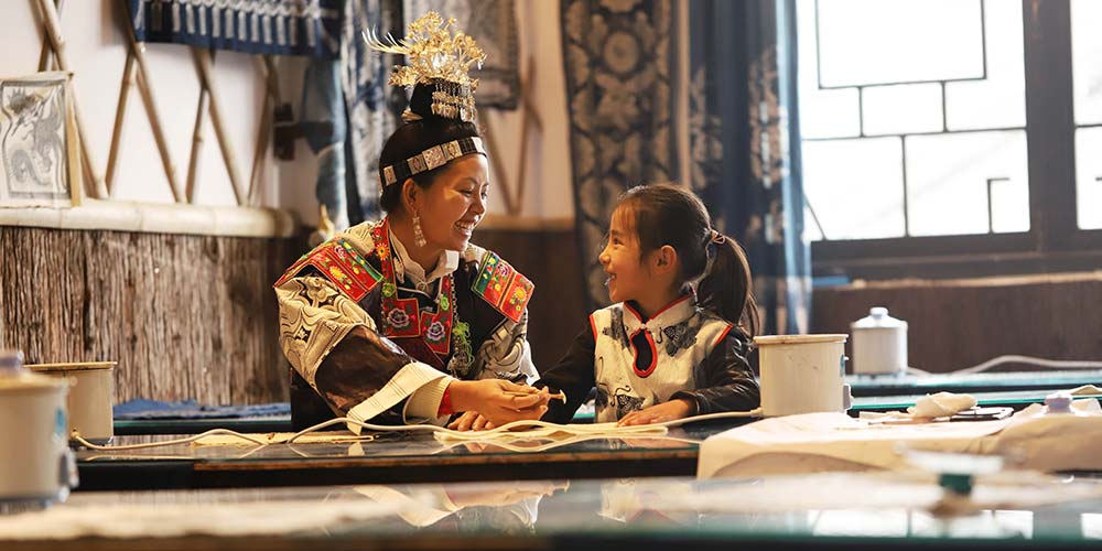 Patrimônios culturais imateriais ajudam a promover turismo local em Guizhou, no sudoeste da China