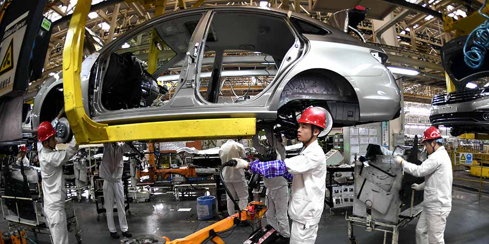 Liuzhou em Zhuang de Guangxi é importante base de produção da indústria automobilística chinesa
