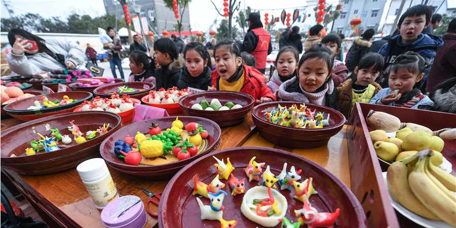 Atividades tradicionais recebem Ano Novo Lunar chinês em Hangzhou