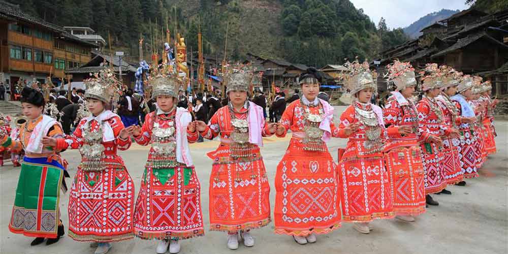 Feira folclórica tradicional celebra Festival da Primavera em Guizhou