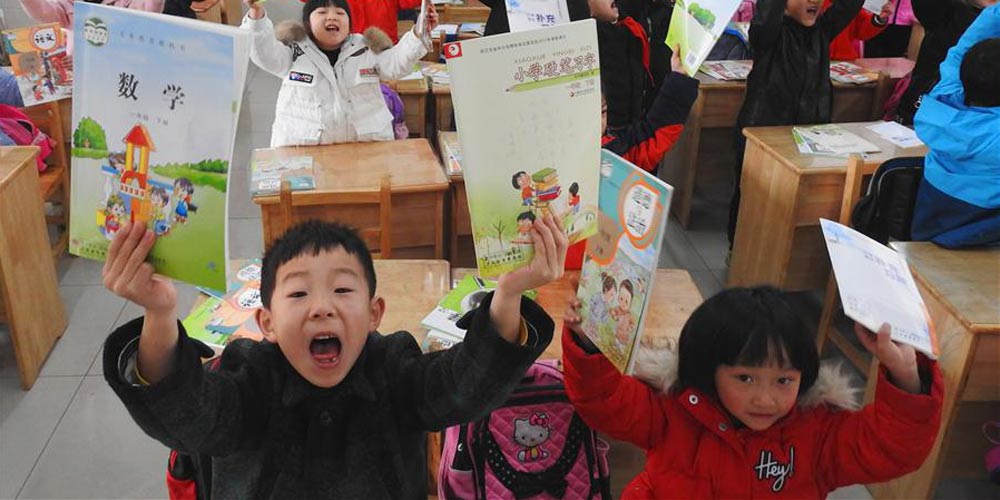 Estudantes chineses iniciam novo semestre letivo