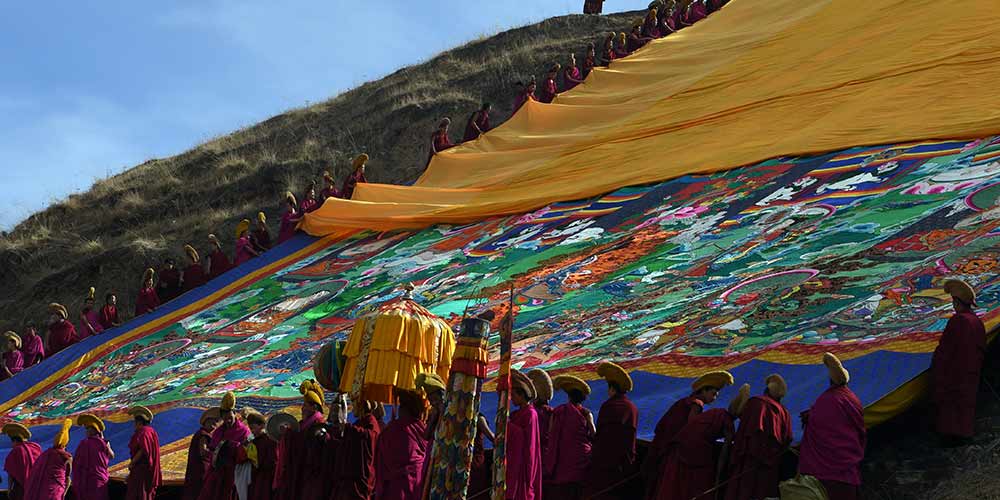 Mosteiro Labrang realiza exibição anual de pintura thangka do Buda
