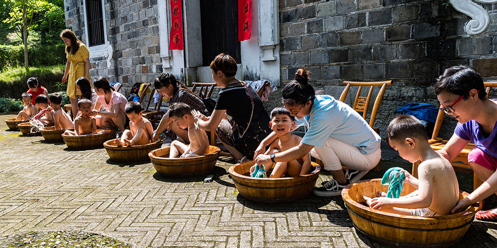 Atividades folclóricas em Hubei celebram a chegada do Festival do Barco-Dragão