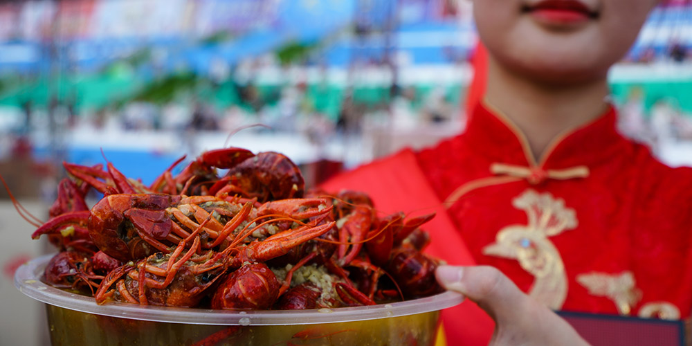 Grande banquete de lagostim em Xuyi, província de Jiangsu
