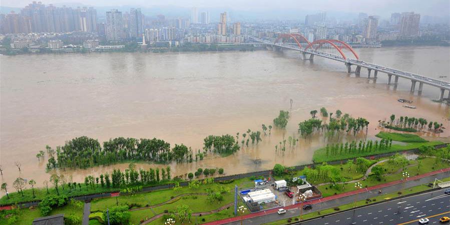 Fortes chuvas forçam realocação de milhares de pessoas em Sichuan