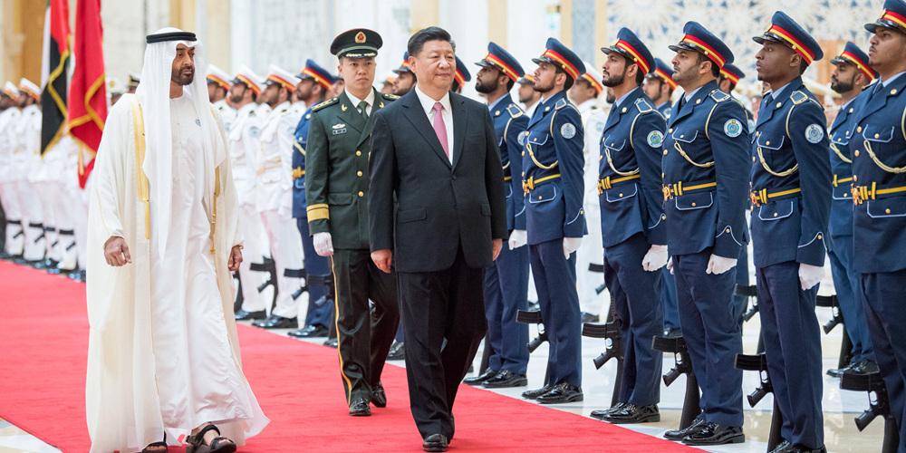 Emirados Árabes Unidos realizam grande cerimônia de boas-vindas para visita de Estado do presidente Xi