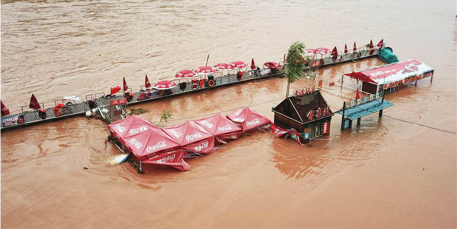 Nível de água na seção Lanzhou do Rio Amarelo sobe rapidamente devido à chuva forte