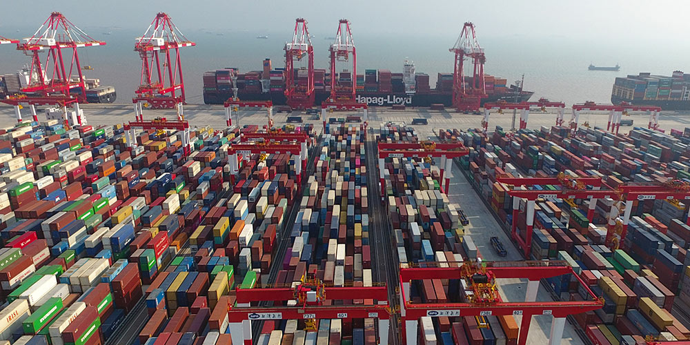Rendimento TEU do Porto de Shanghai atinge recorde de 4,02 milhões em 2017