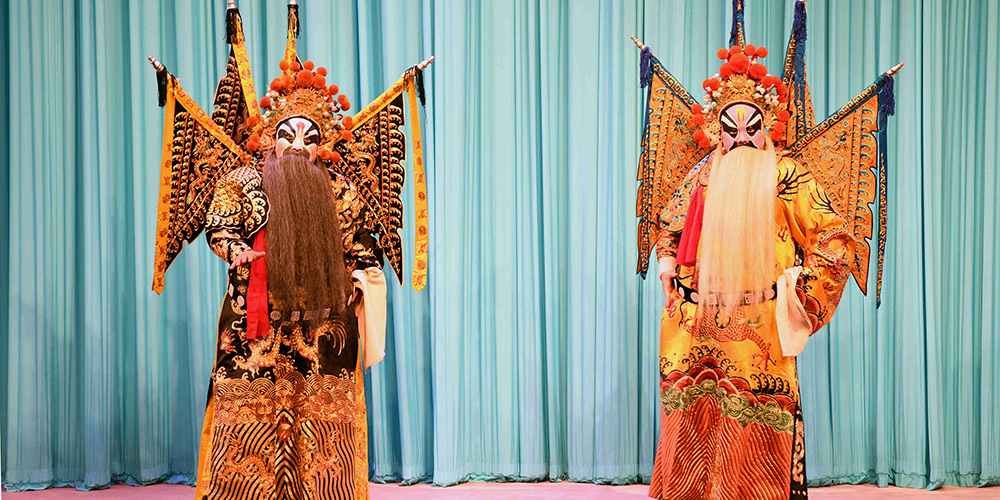 Ópera de Pequim é apresentada em Hebei, norte da China