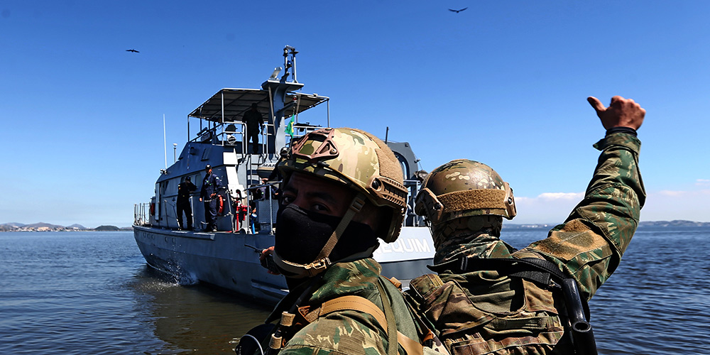 Forças Armadas do Brasil realizam operação contra narcotráfico no Rio de Janeiro