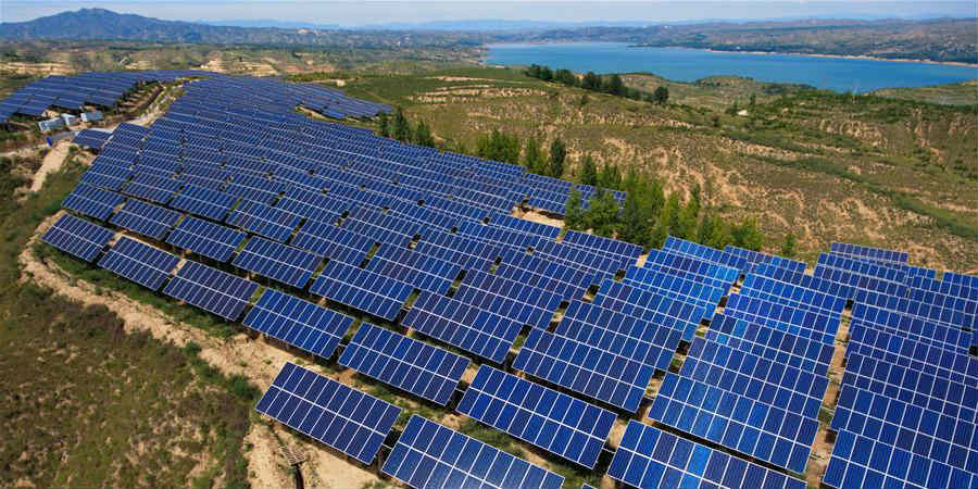 Distrito de Shanxi constrói usinas de energia fotovoltaica em suas montanhas áridas