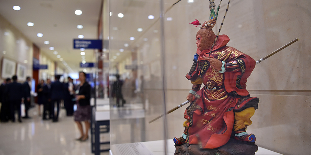 Peças com características da cultura chinesa são exibidas em Tianjin