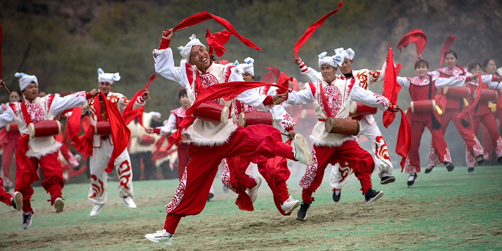 Artes folclóricas impulsionam turismo de Yan'an, no noroeste da China