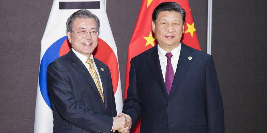 Xi e Moon discutem laços bilaterais e situação da Península Coreana