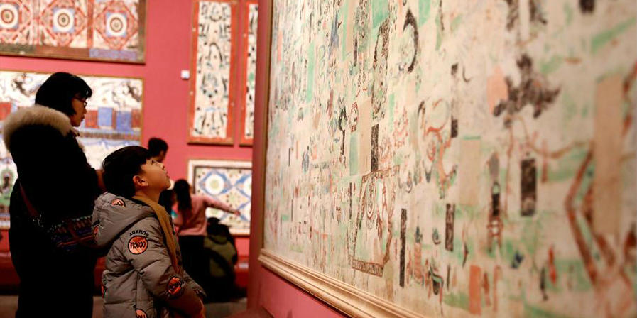 Exposição digital no Museu de Hebei exibe as relíquias de Dunhuang