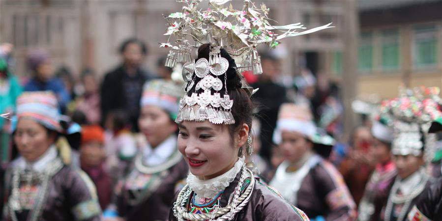Grupo étnico Miao comemora Festival Guzeng em Guizhou