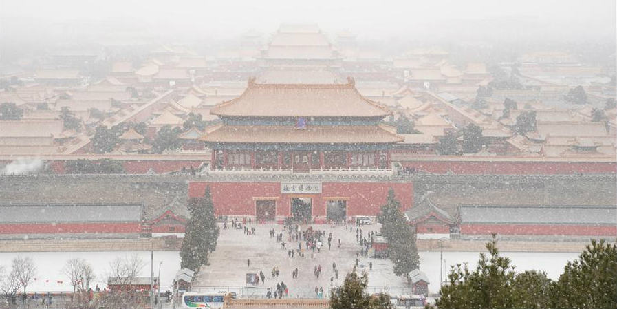 Beijing recebe queda de neve após feriado do Festival da Primavera