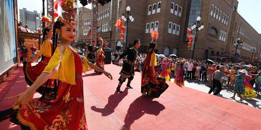 Grande Bazar Internacional de Xinjiang recebe mais de 1,7 milhão de turistas desde junho