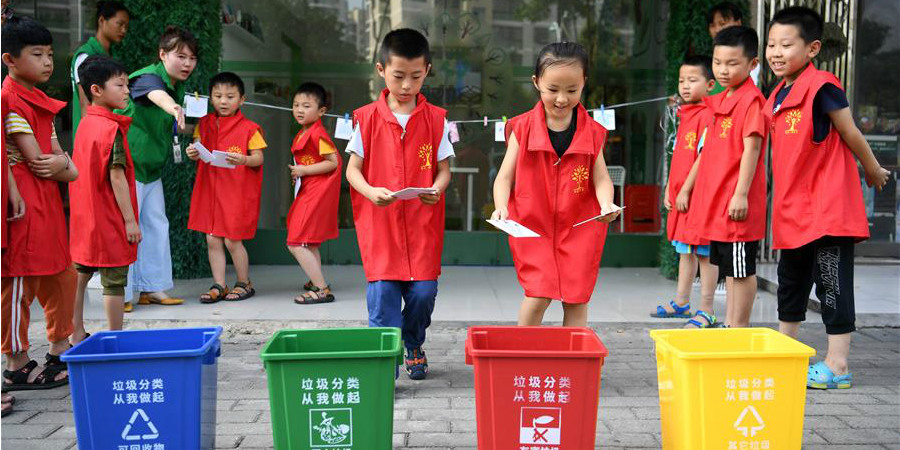 Fotos: Aula de tratamento do lixo para crianças em Hefei, província de Anhui, leste da China