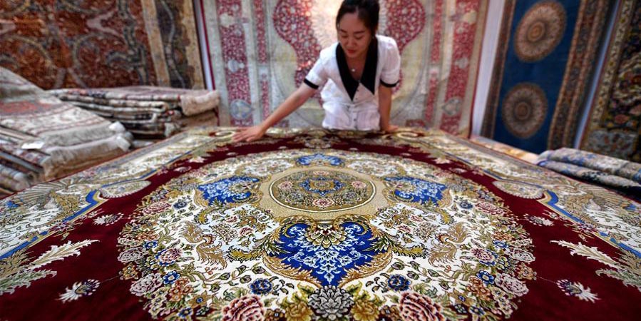 Tapetes persas feitos na China restauram a glória em uma era moderna